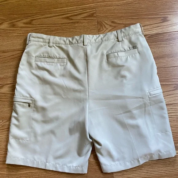 Izod Golf Men’s Shorts - Picture 3 of 5